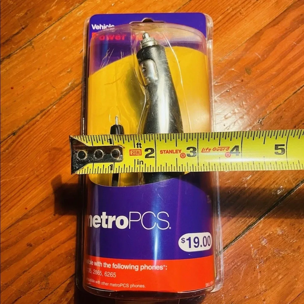 Metro PCS Vehicle Power Adaptor